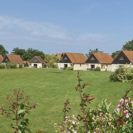 Le Lac Bleu Hotel Lacapelle-Marival Екстериор снимка